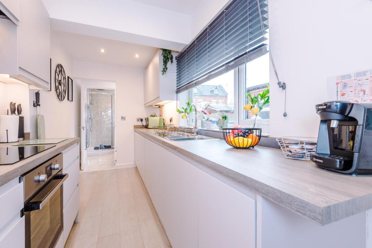 Stunning 3-Bed Home In Nantwich By 53 Degrees Property - Amazing Location, Ideal For Groups - Sleeps 6 Extérieur photo