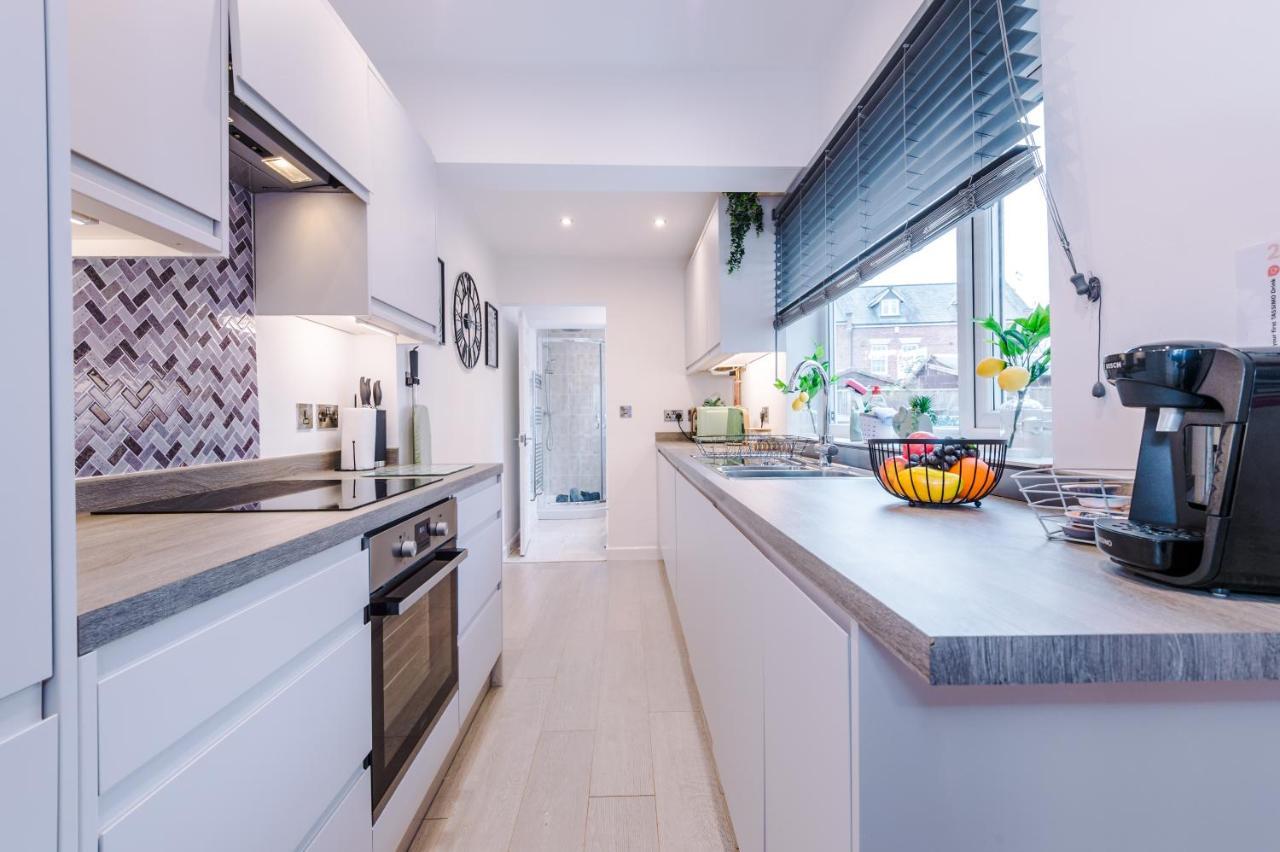 Stunning 3-Bed Home In Nantwich By 53 Degrees Property - Amazing Location, Ideal For Groups - Sleeps 6 Extérieur photo