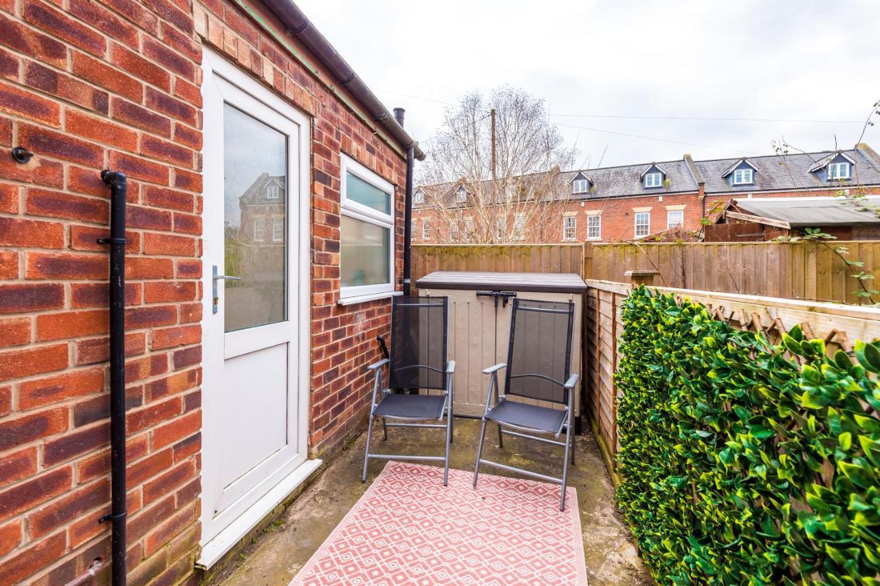 Stunning 3-Bed Home In Nantwich By 53 Degrees Property - Amazing Location, Ideal For Groups - Sleeps 6 Extérieur photo